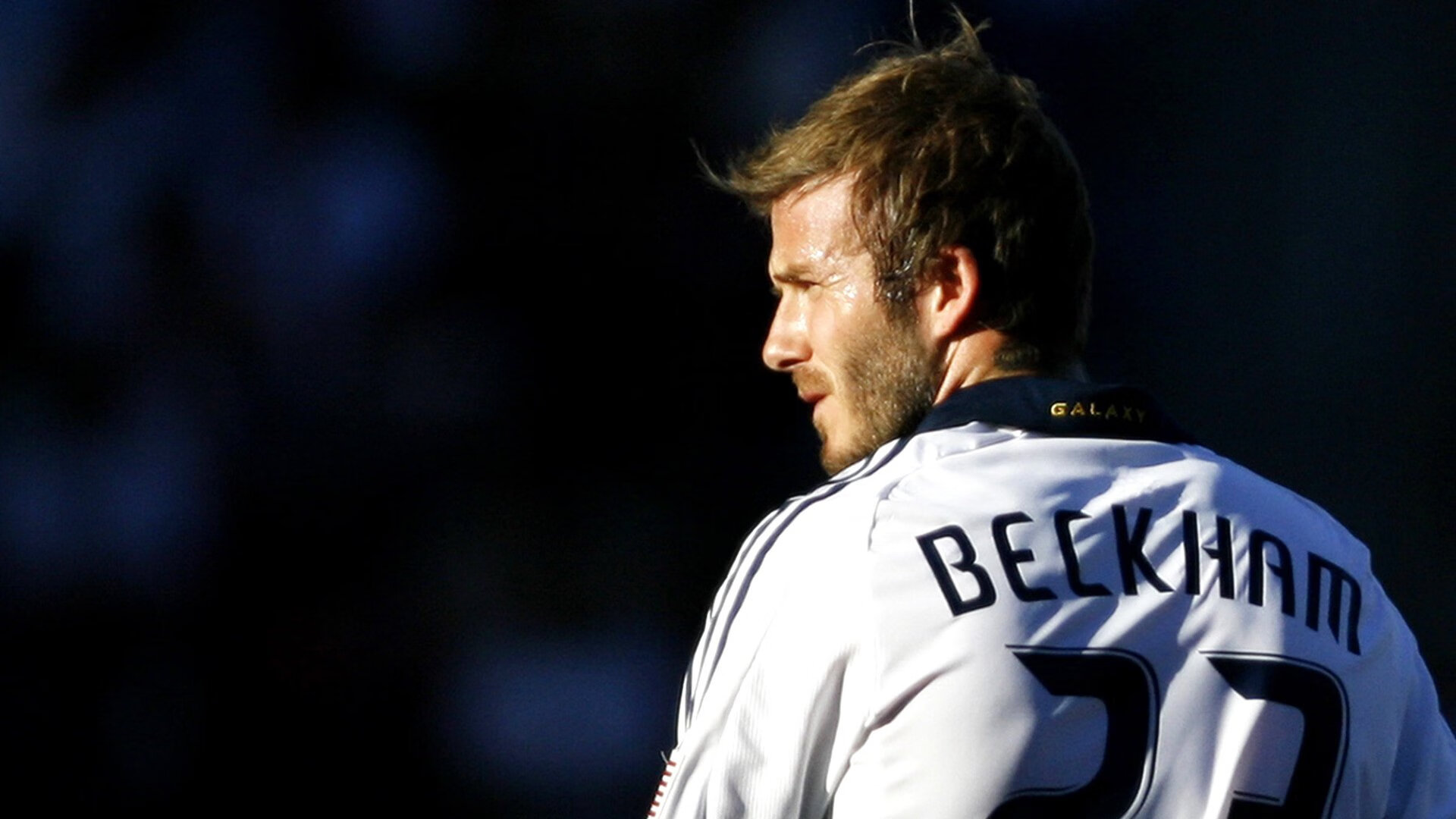 “美洲狮队逆袭强敌，刷新橄榄球冠军赛历史”